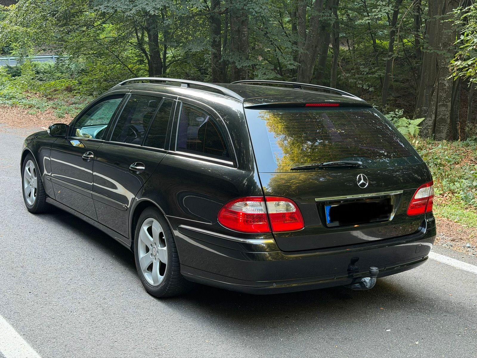 Mercedes-Benz E220 2006 — photo 10