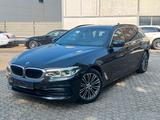 BMW 520 dA Sport Line/Keyless/TWA/R-Kam/HUD - BMW 520 in Düsseldorf