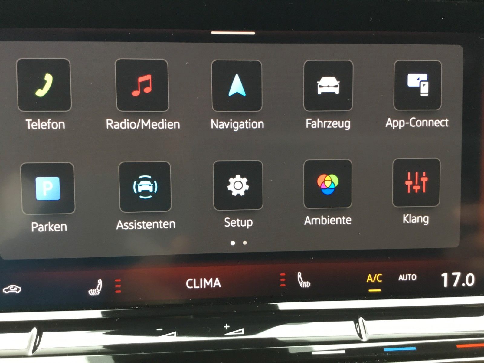Fahrzeugabbildung Volkswagen T7 Multivan Life TDI DSG LÜ+AHK+ACC+LED+Leder