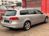 Volkswagen Passat Variant Highline BlueMotion. PDC. Leder - Volkswagen Passat Variant aus 2011: Highline