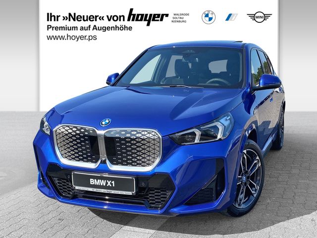 BMW iX1 xDrive30 M Sportpaket AHK HUD LED Pano DAB