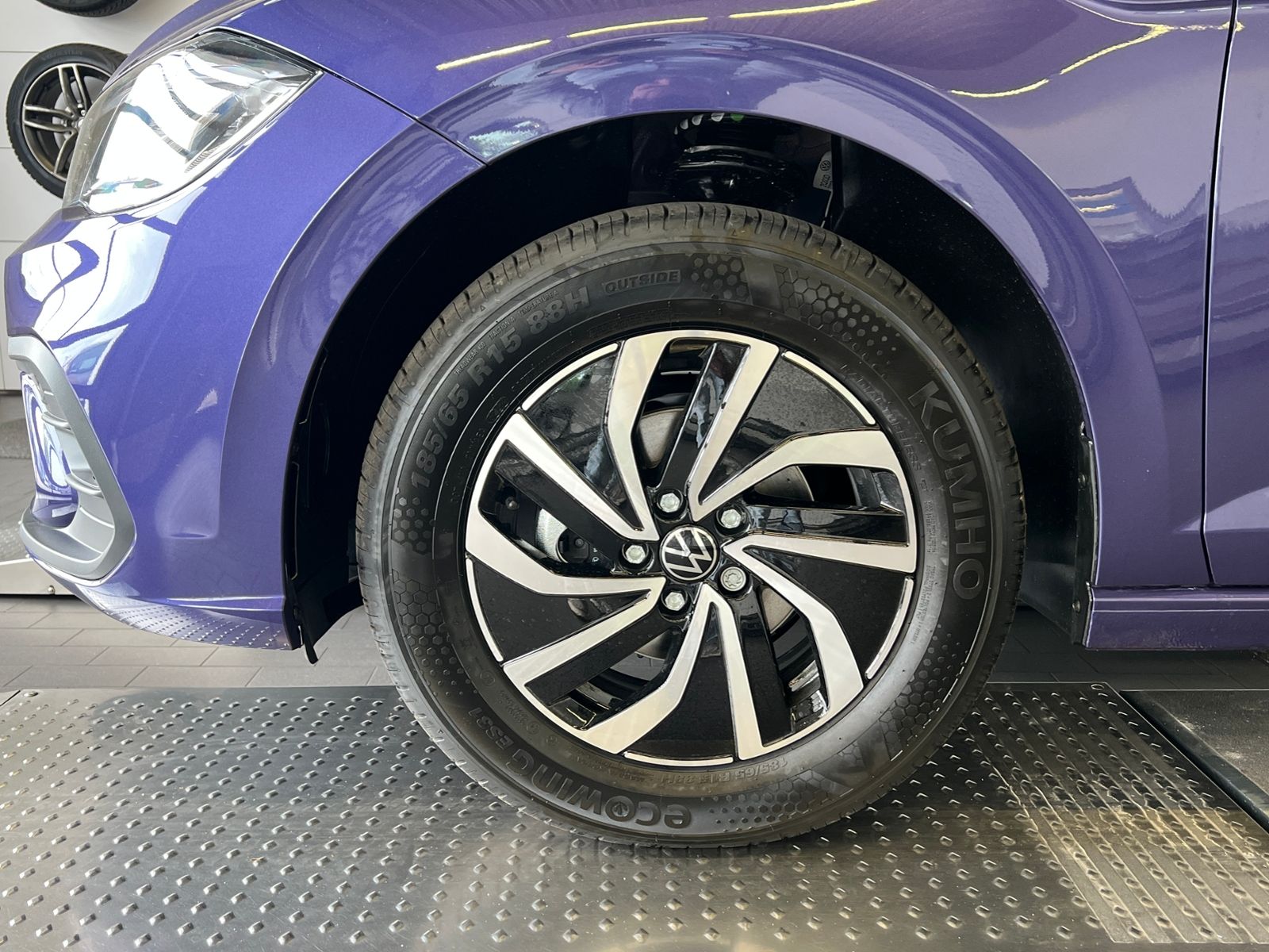 Fahrzeugabbildung Volkswagen Polo Life 1.0 TSI *LED, App Connect, PDC, Kamera