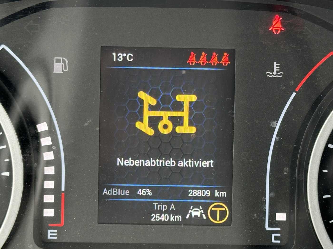 Fahrzeugabbildung Iveco 70C18H 3-S.Kipper *R.3750mm*7Sitze*AHK*