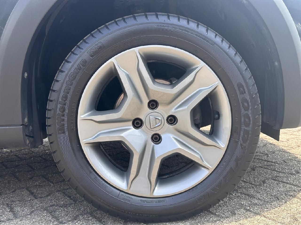 Fahrzeugabbildung Dacia Sandero Stepway Prestige