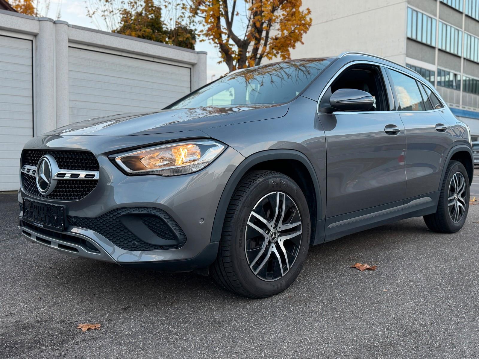 Mercedes-Benz GLA 200 d 8G-DCT *1te Hand*ACC*KAMERA*