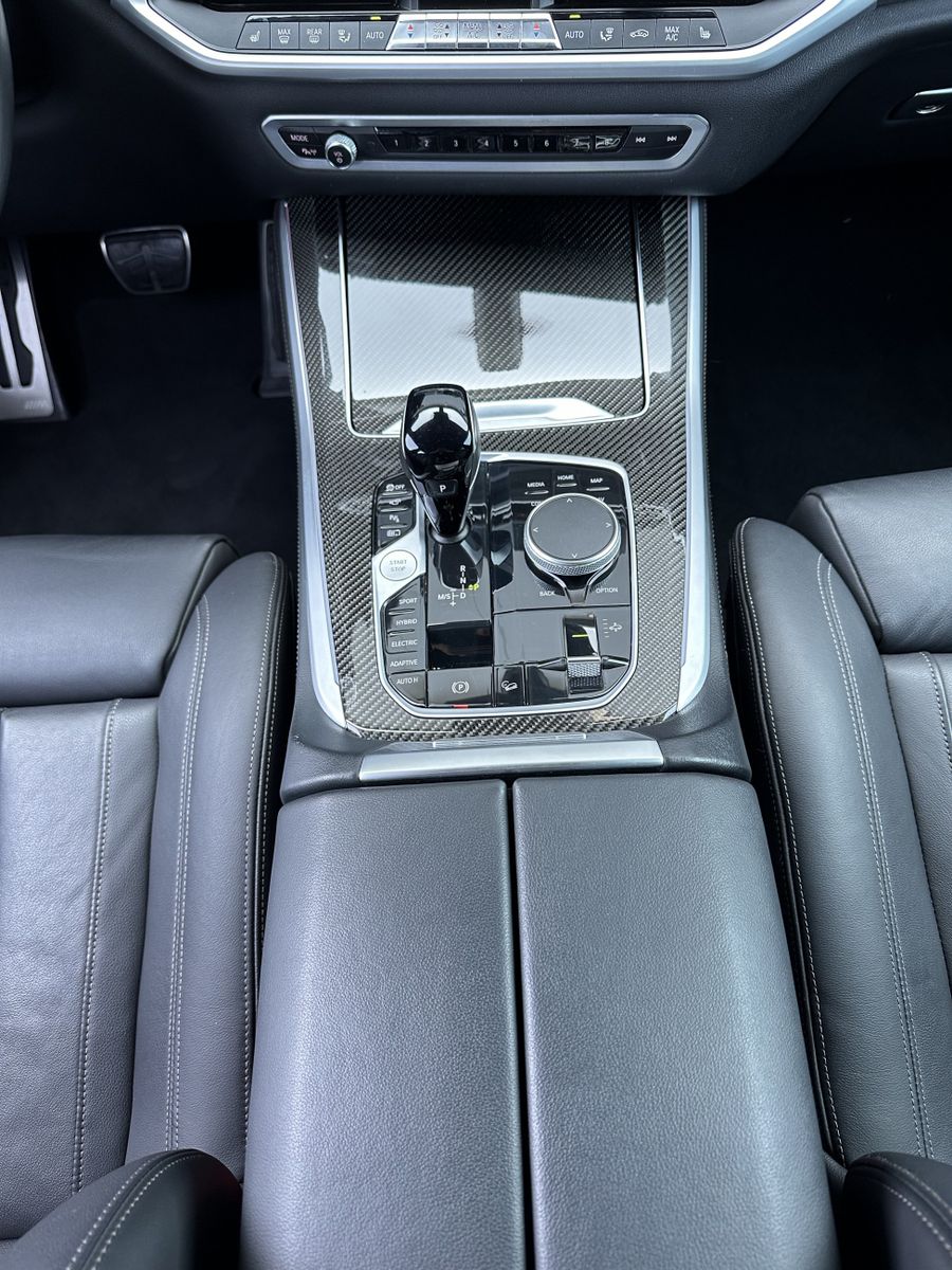 Fahrzeugabbildung BMW X5 xDrive45e M-Sport NAV+LASER+AHK+ACC+360°+22ZO