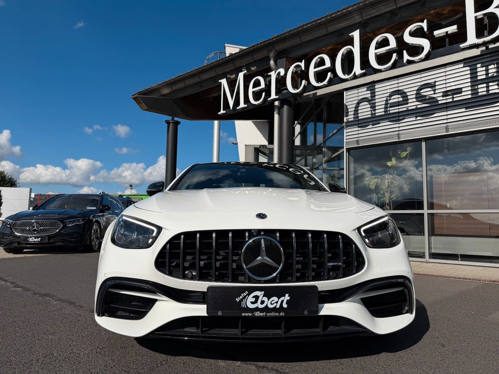 Fahrzeugabbildung Mercedes-Benz E 63 AMG S+DISTR+360°+AIRMAT+DRIVERS+NIGHT+PANO+