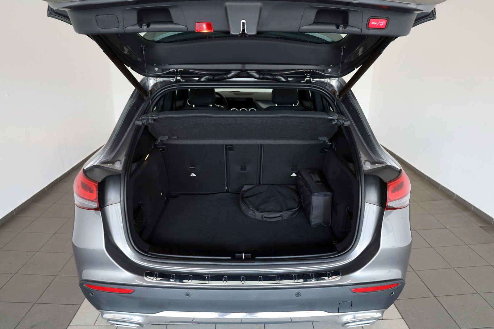 Fahrzeugabbildung Mercedes-Benz GLA 250 e Progressive,Navi,LED,SH,Kamera,Panoram
