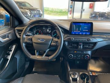 Ford Focus Lim. ST-Line 5-Türer Aut.*LED*NAVI*ACC*B&O