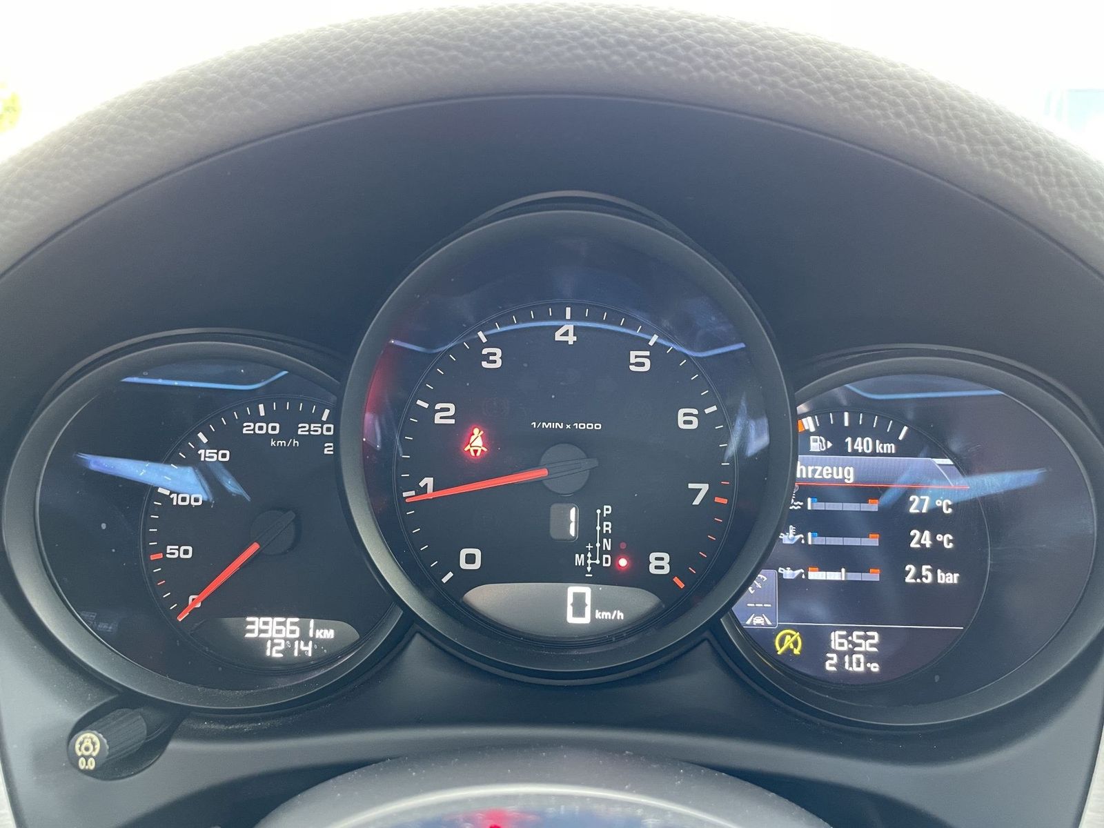Porsche Macan PDK DAB LED AHK el. Sitze Klima PDC foto 16