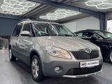 Skoda Roomster Ambition Country*1.2TDI*PANO*NAVI*AHK* - Skoda Roomster mit Panoramadach