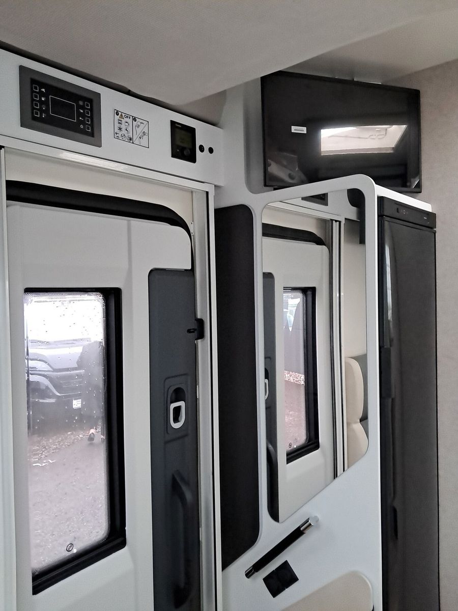 Fahrzeugabbildung Forster T F745 EB LTE,Solar,Markise,Lithium,Hubbett