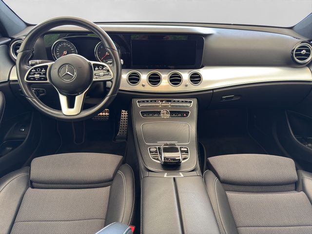 Fahrzeugabbildung Mercedes-Benz E 220 d Lim. Avantgarde+LED+Kamera+Schiebedach