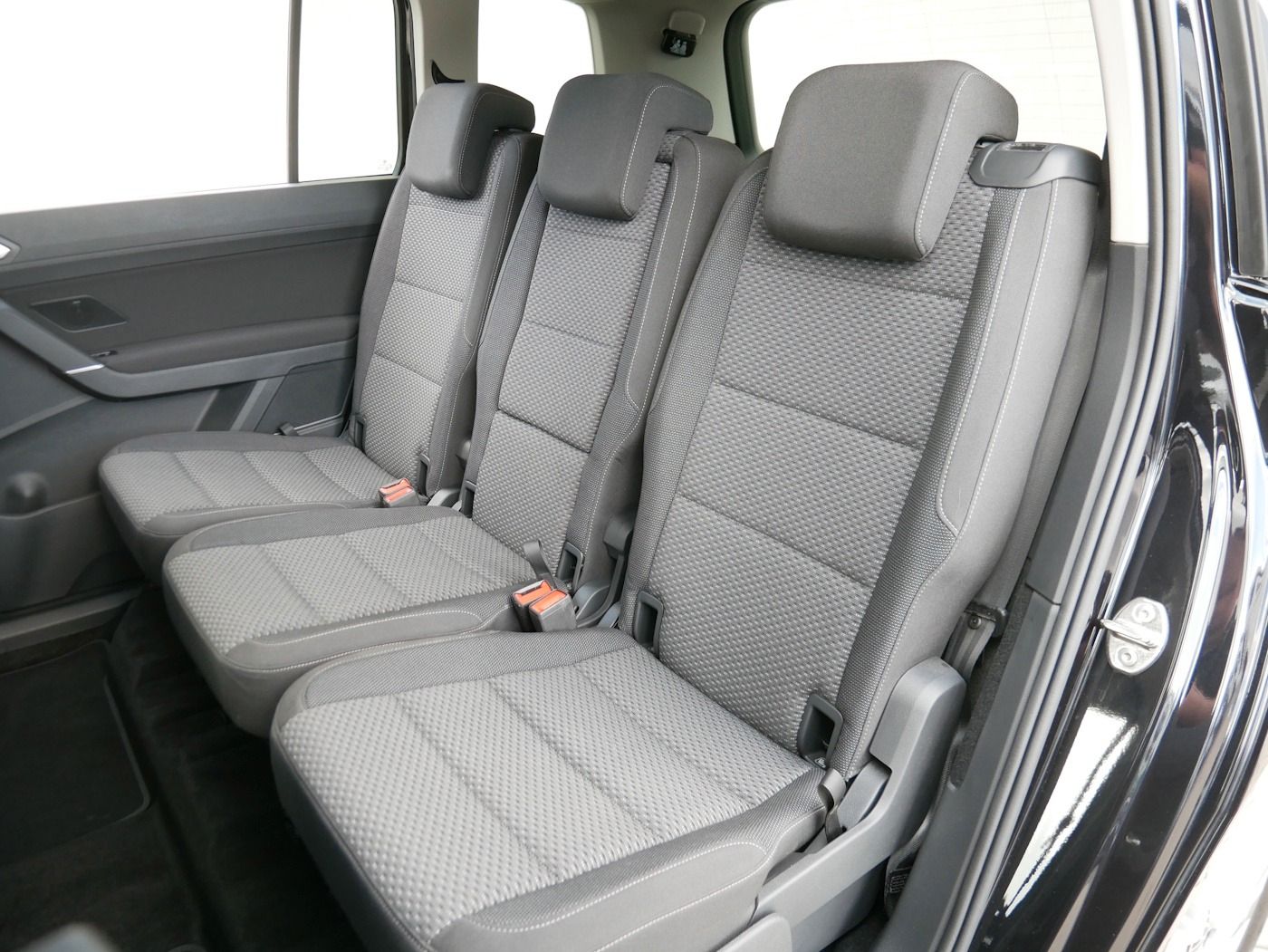 Fahrzeugabbildung Volkswagen Touran 1.5 Comfortline NEU48T 7-Sitzer ACC PDC