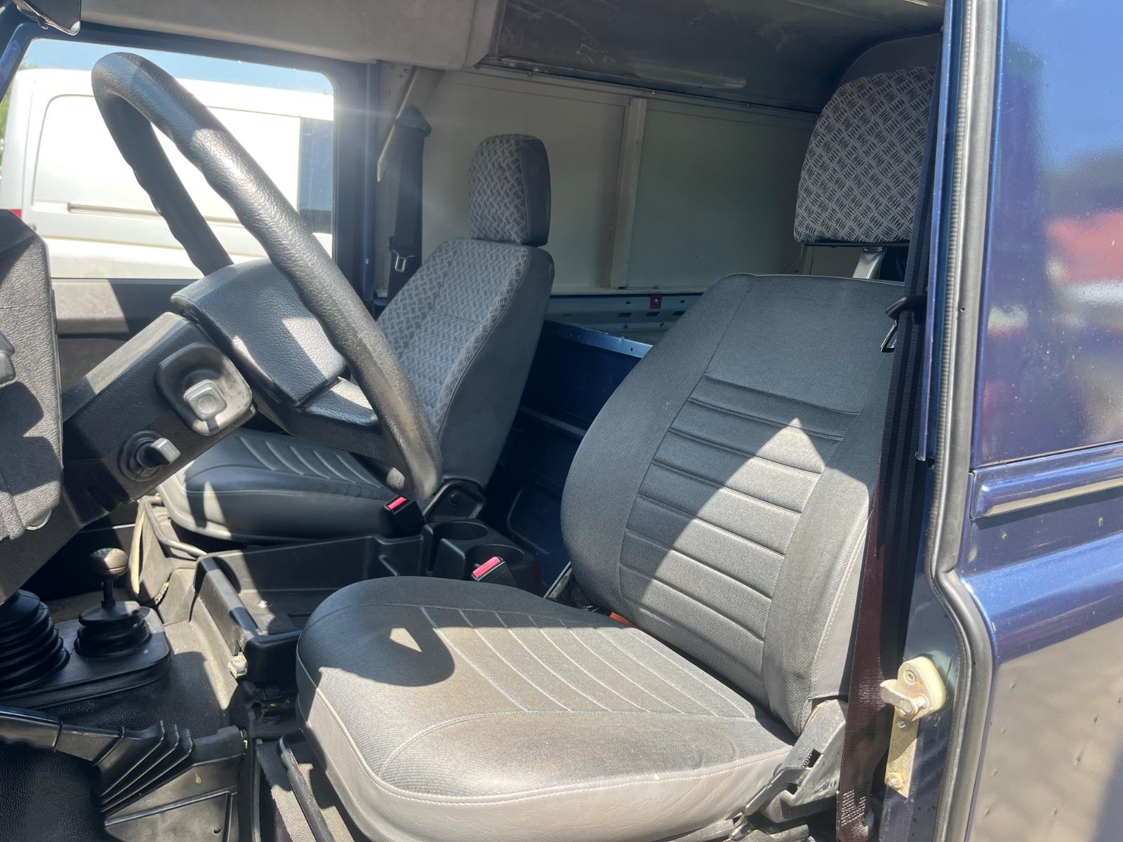 Land Rover Defender 2.5 TD5 90 E 122ch - Empattement court - CT récent - Carnet entretien - Attelage