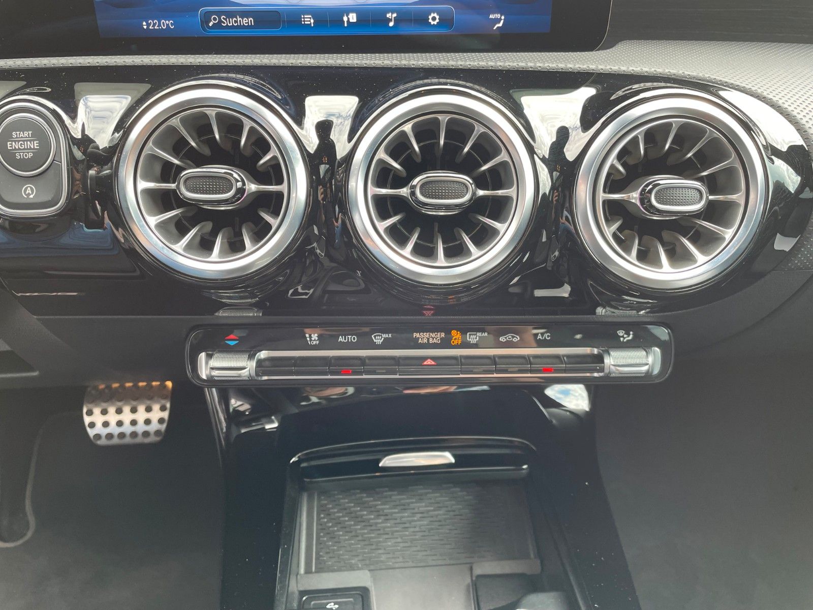 Fahrzeugabbildung Mercedes-Benz CLA 200 AMG Pano+R-Kamera+19"+TOTW+DISTR+MULITBE