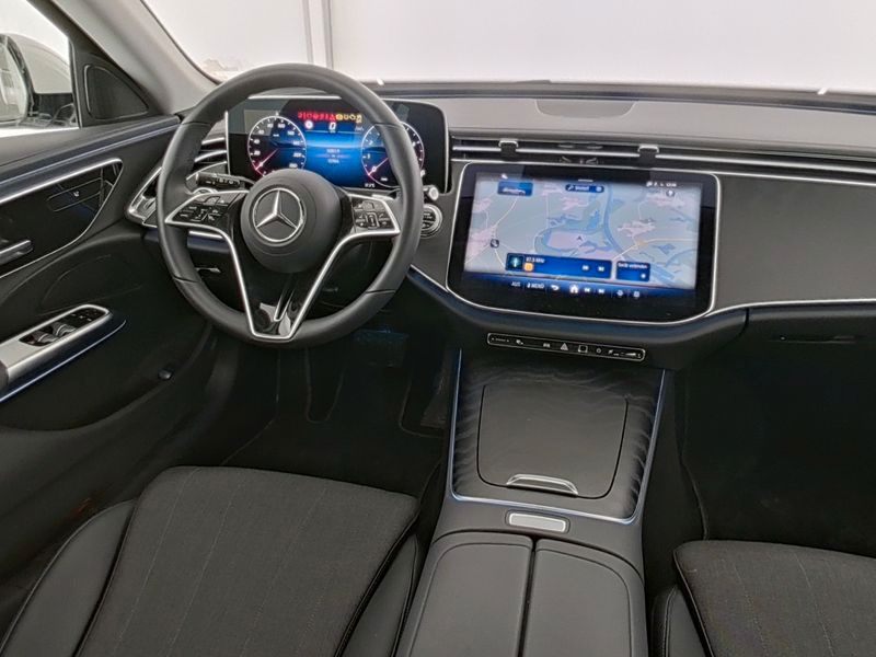 Fahrzeugabbildung Mercedes-Benz E 200 T Avantg. Distronic+ AHK Navi LED KAM SHZ