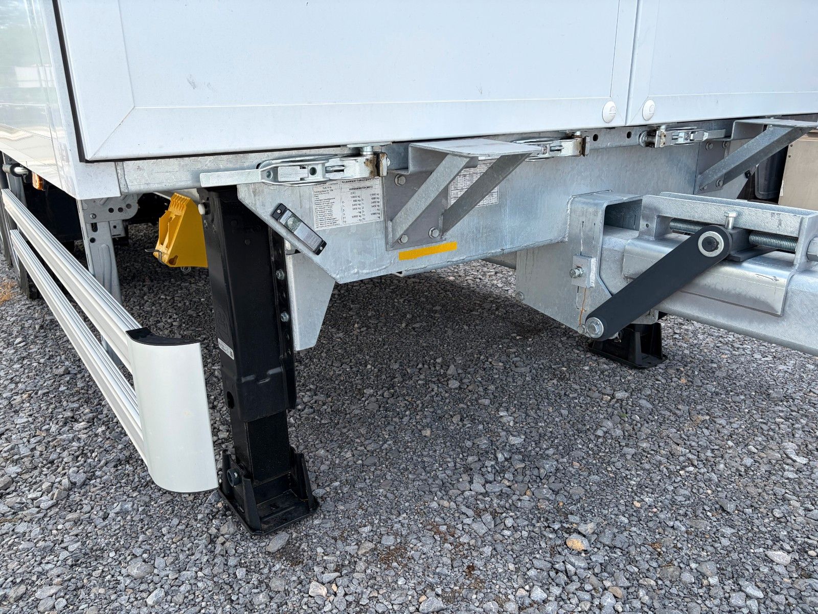 Fahrzeugabbildung Krukenmeier 10,8 t Tandem Anh. Koffer