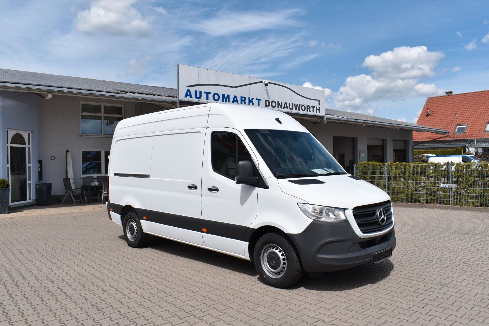 Mercedes-Benz Sprinter 317 CDI Hochraumkast. 9 G-Tronic Abstan