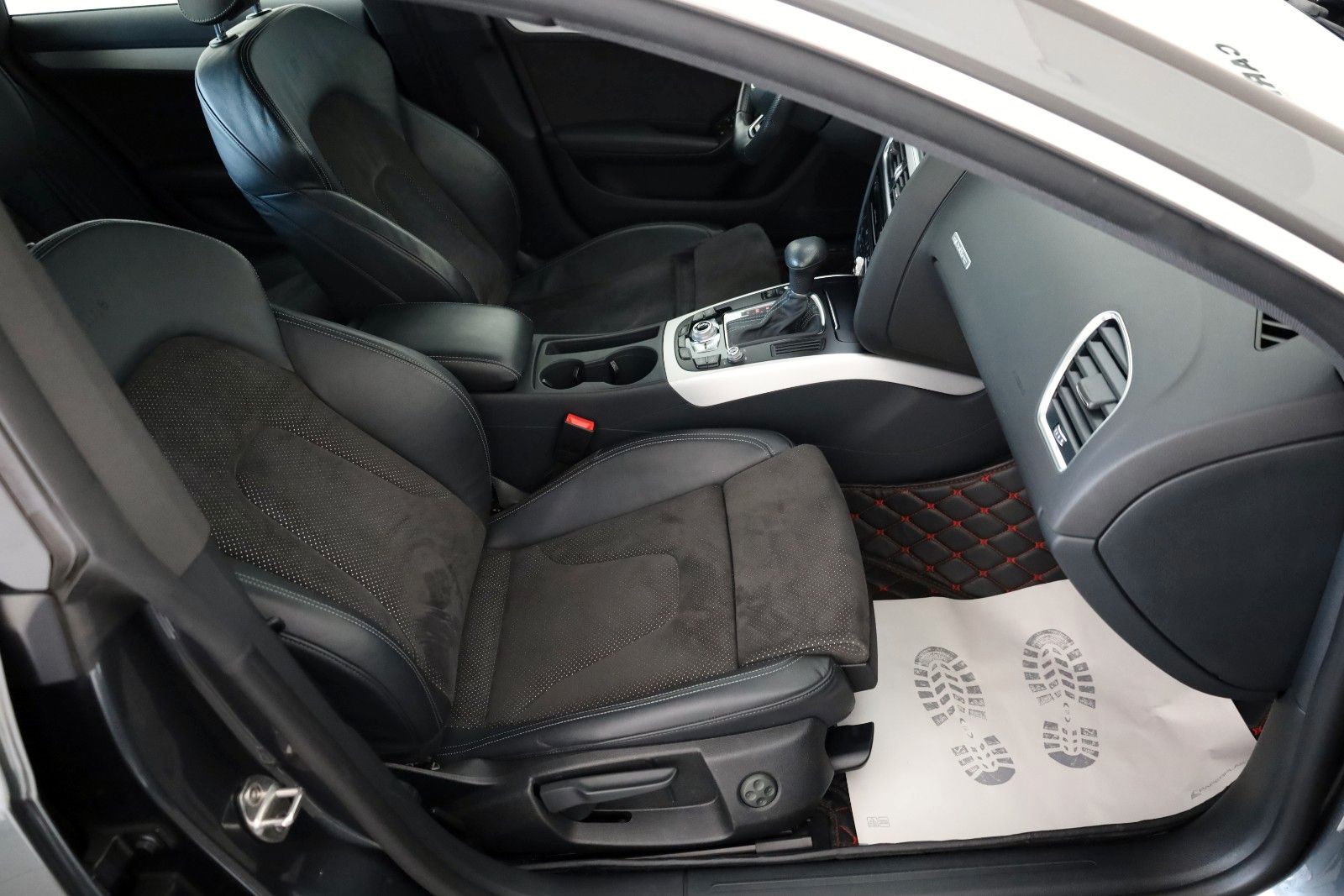 Fahrzeugabbildung Audi A5 SB 2.0 TFSI quattro S Line T.Leder,Navi,Xenon