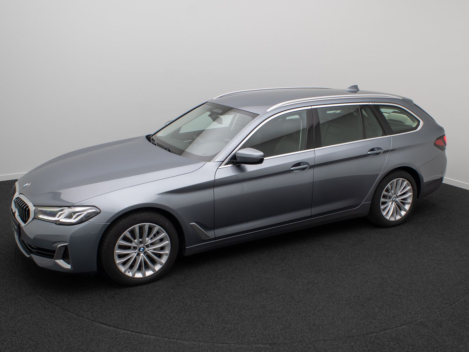 Fahrzeugabbildung BMW 530d xD Luxury Line AHK Alarm H/K DAB Individual
