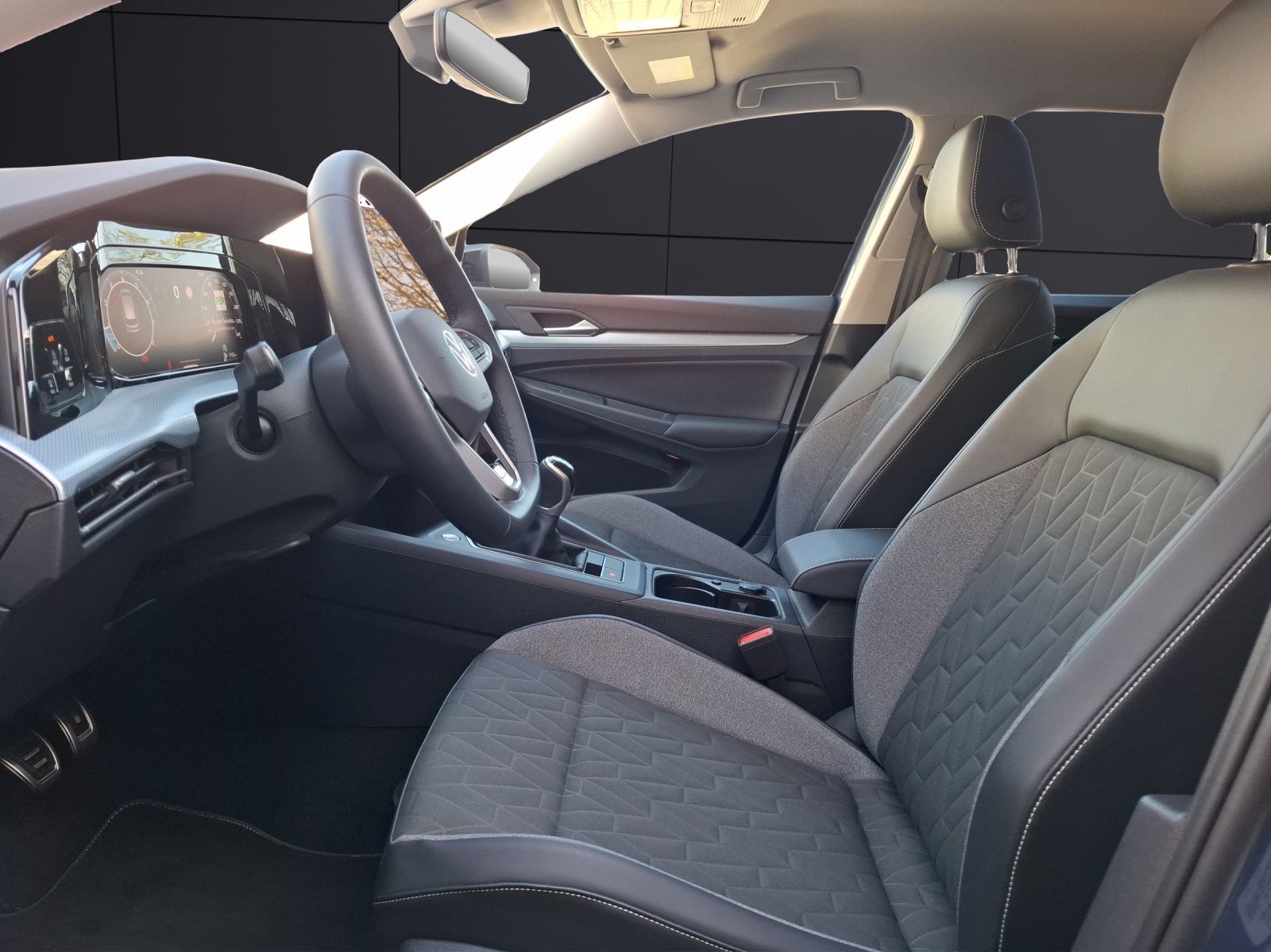 Fahrzeugabbildung Volkswagen Golf VIII Variant TSI Goal Standhzg. LED CarPlay