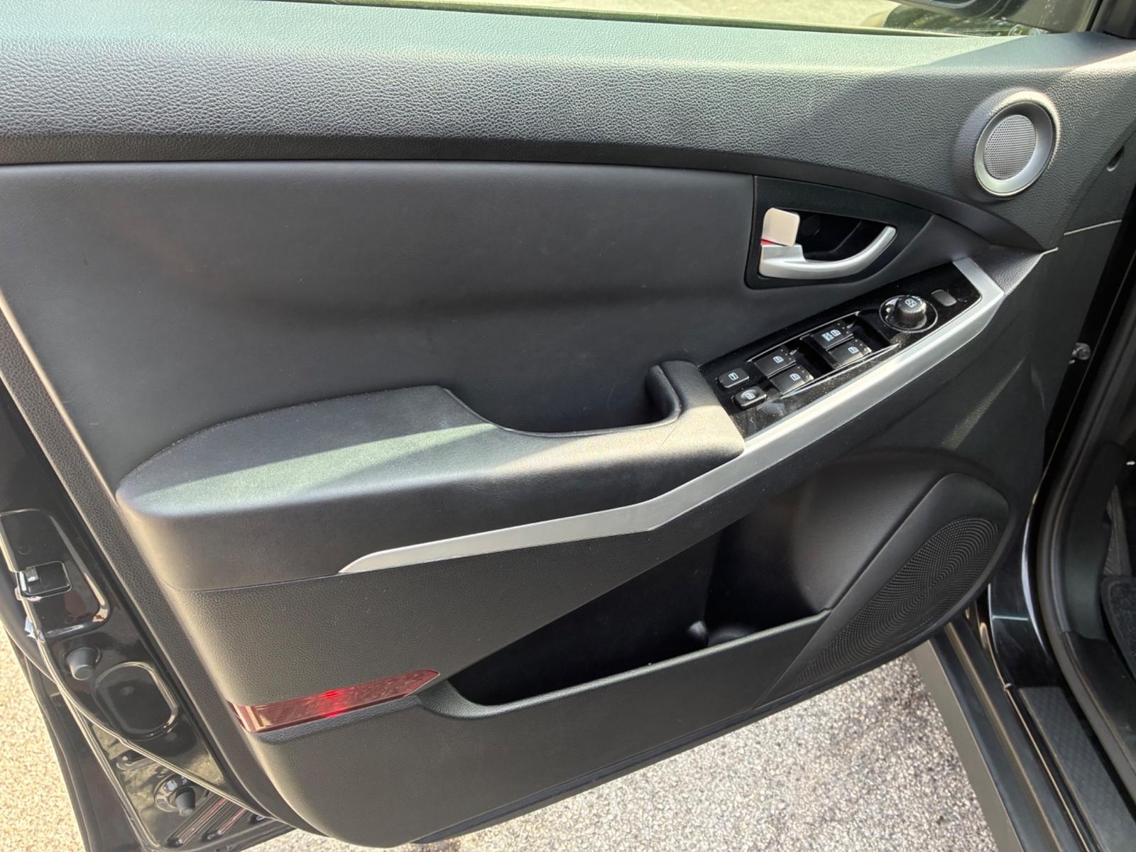 SsangYong Korando 2015 — photo 12