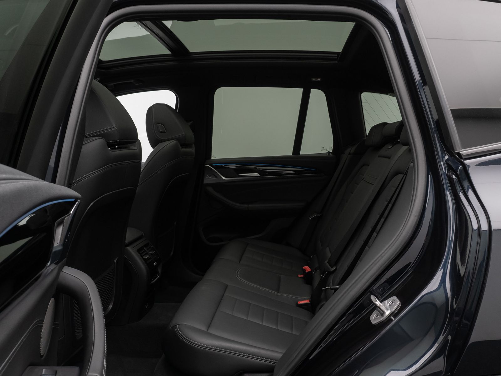 Fahrzeugabbildung BMW iX3 Impressive Alarm H/K 360°HUD Komfort Panoram