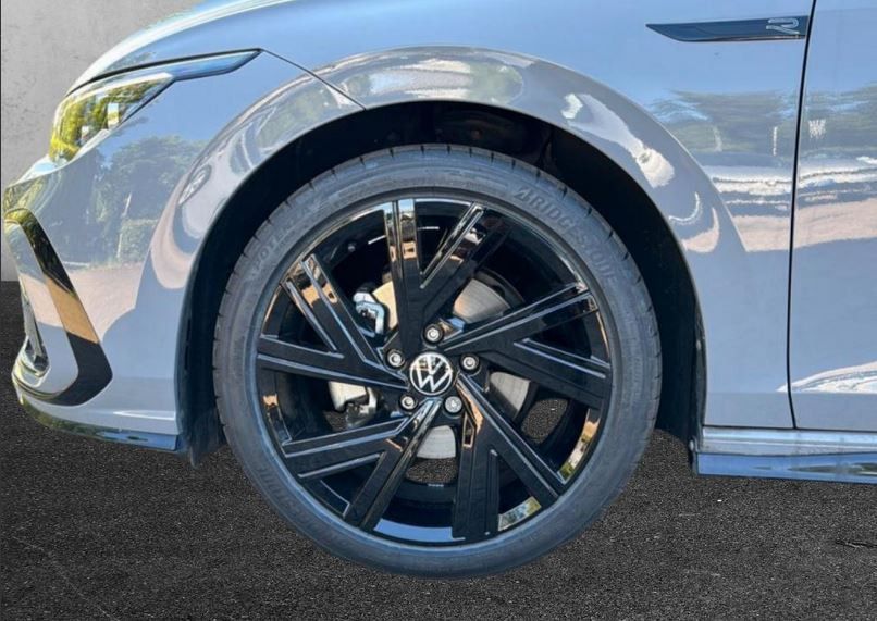 Fahrzeugabbildung Volkswagen Golf R-Line 2.0 TDI 150PS*PANO*ACC*SHZ*HK