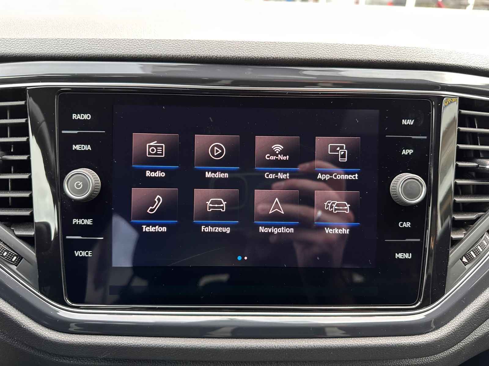 Fahrzeugabbildung Volkswagen T-Roc Sport 2.0 TSI 4Motion DSG LED/ACC/PDC/SHZ