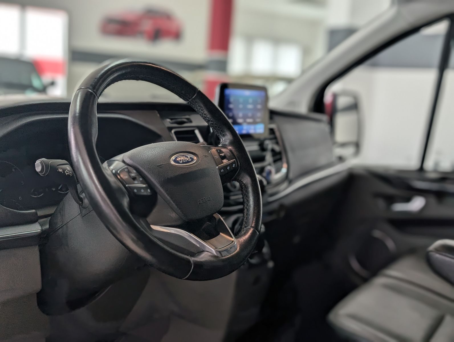 Fahrzeugabbildung Ford Tourneo Custom 320 L2LEDER KAM LED ZHZ 2x KLIMA