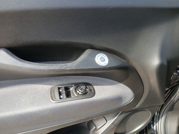 Fiat 500e Icon +SoundSys+LM+SpurH+AUT+KlimaA+elSitz