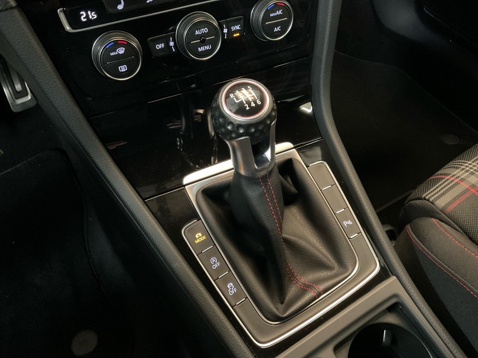 Volkswagen Golf VII GTI Performance, Diff.,Led,Navi,DYNAUD