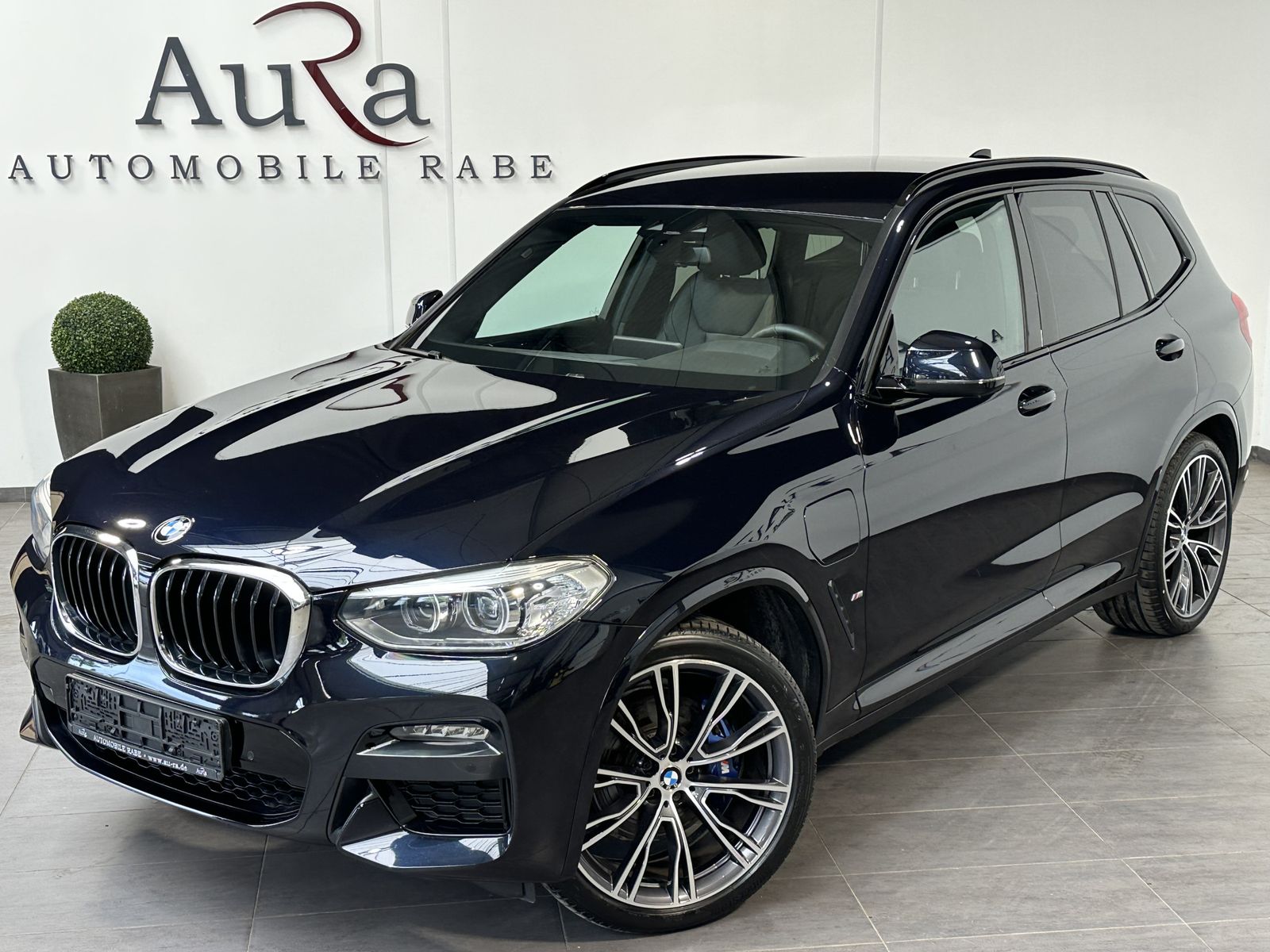 Fahrzeugabbildung BMW X3 xDrive30e M-Sport NAV+LED+H&K+21ZOLL+WLAN+VC