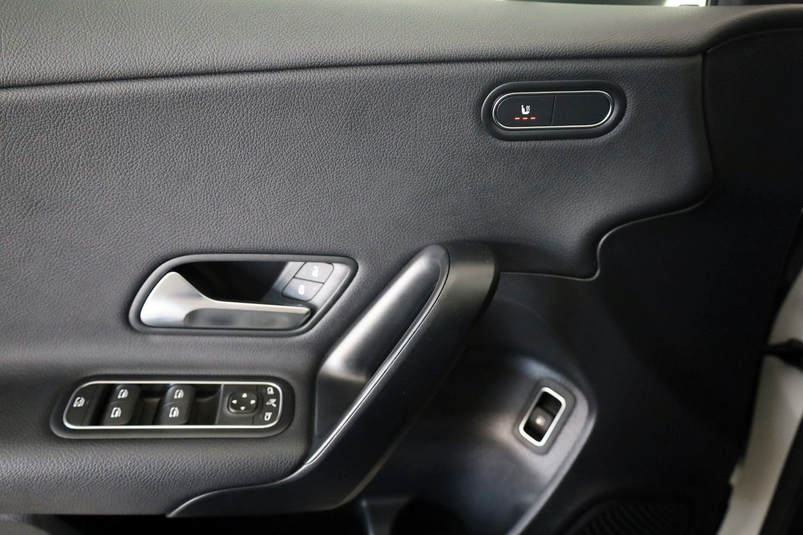 Fahrzeugabbildung Mercedes-Benz A 250 e,Style T.Leder,Navi,LED,SH,Kamera,SR+WR