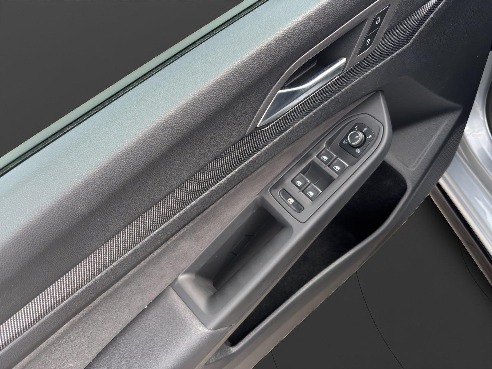 Volkswagen Golf VIII 2.0 TDI DSG R-Line LED SITZH., миниатюра 10