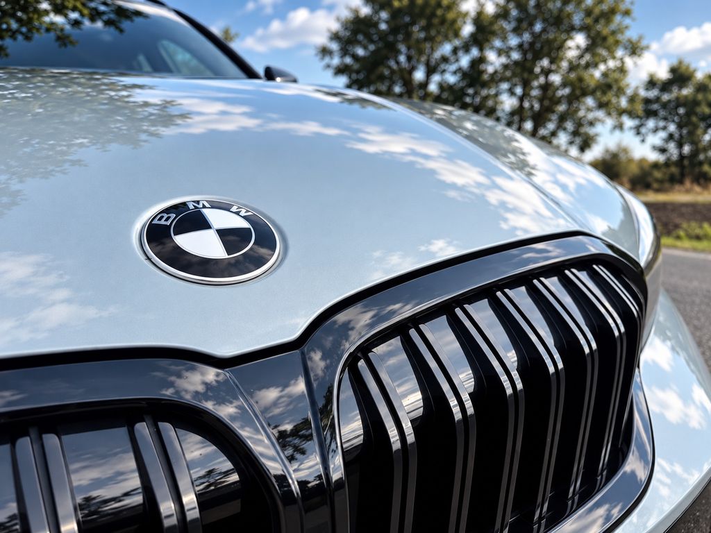 Image of BMW 330