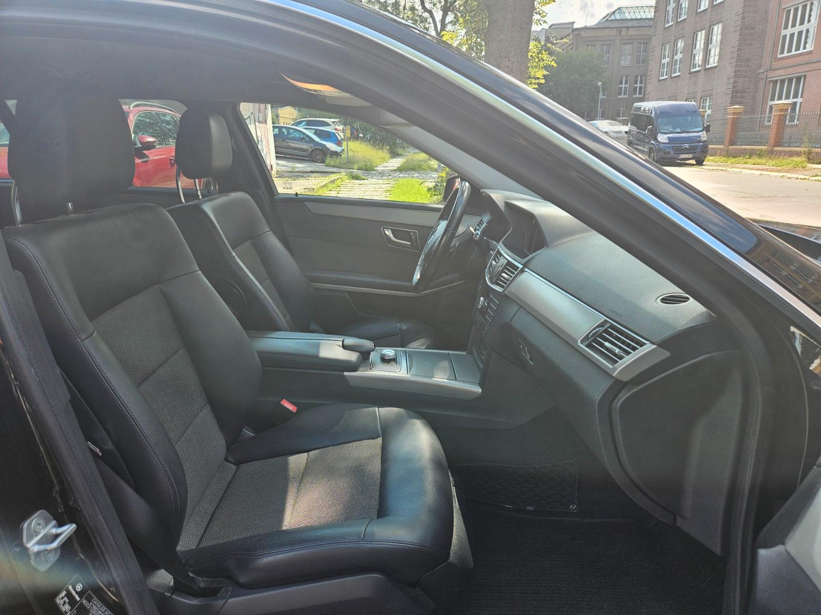 Mercedes-Benz E250 2011 — photo 13