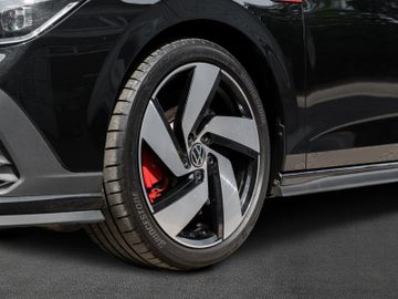 Volkswagen Golf - 10
