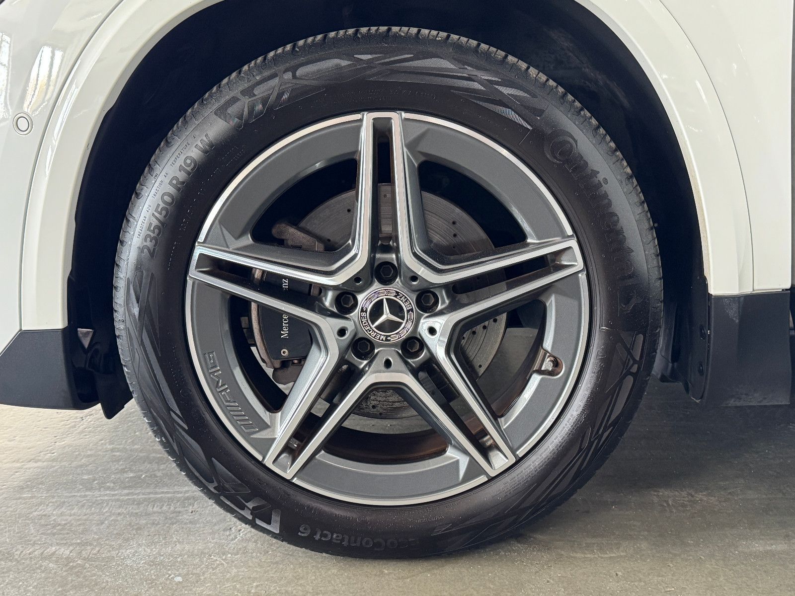 Fahrzeugabbildung Mercedes-Benz GLA 200 d 8GT AMG LINE PLUS MBUX DISTRONIC 19ALU