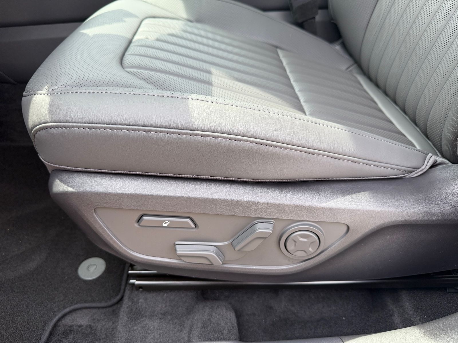 Fahrzeugabbildung Kia SELTOS 1.6T 180 AWD DCT X-LINE STD