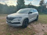 Skoda KAROQ SPORTLINE 1.5 GEPFLEGTES STAMMKUNDENAUTO - gebrauchte Skoda Karoq aus dem Jahr 2020