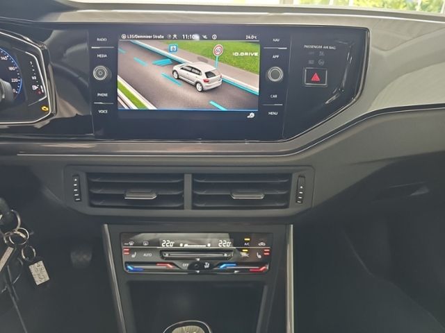 Fahrzeugabbildung Volkswagen Polo Style 1.0 TSI IQ.LIGHT NAVI KLIMA PDC SHZG