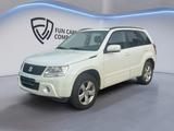 Suzuki Grand Vitara 2.4 VVT Club, SHZ, XENON, AHK - weiße Suzuki Grand Vitara