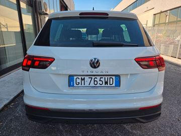Volkswagen Tiguan - 10