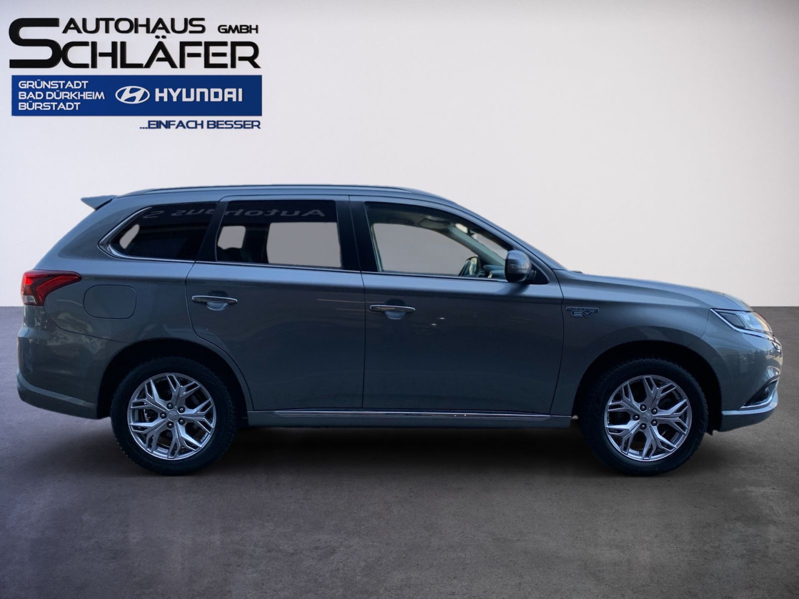 Fahrzeugabbildung Mitsubishi Outlander 2.4 PHEV Plug-in Hybrid Basis Spirit 4