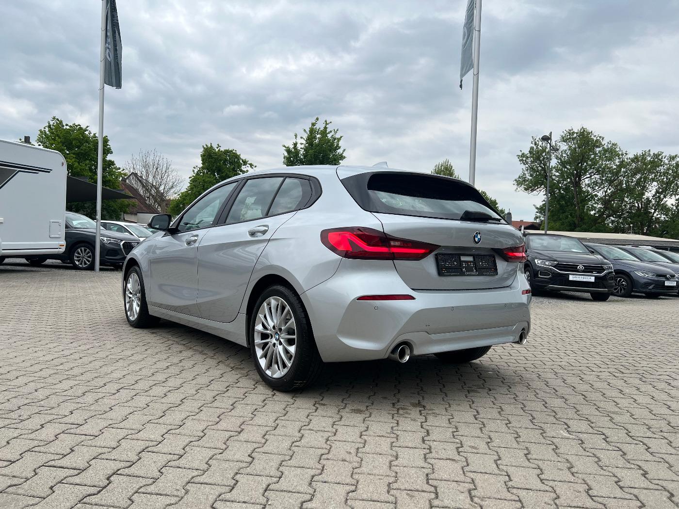 BMW 118d Advantage *LED Navi HUD AHK Alu PDC DAB*
