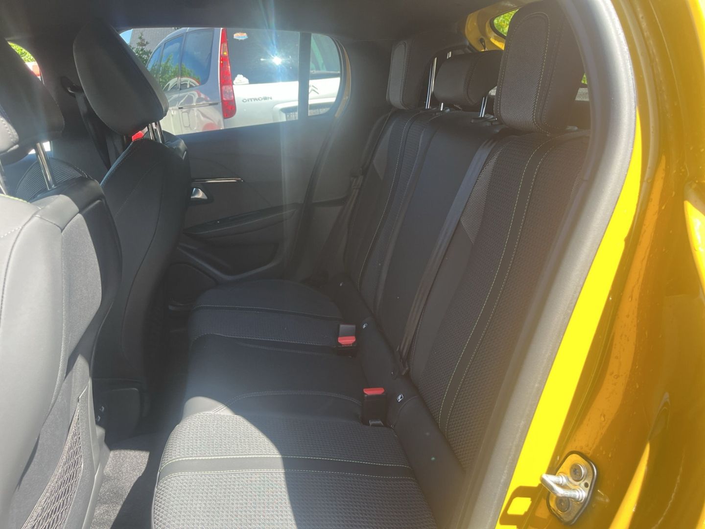 Fahrzeugabbildung Peugeot 208 GT-Line Elektro 136 Sportpaket Navi  CarPlay