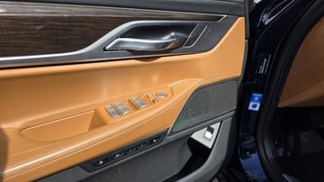 BMW 750 - 10
