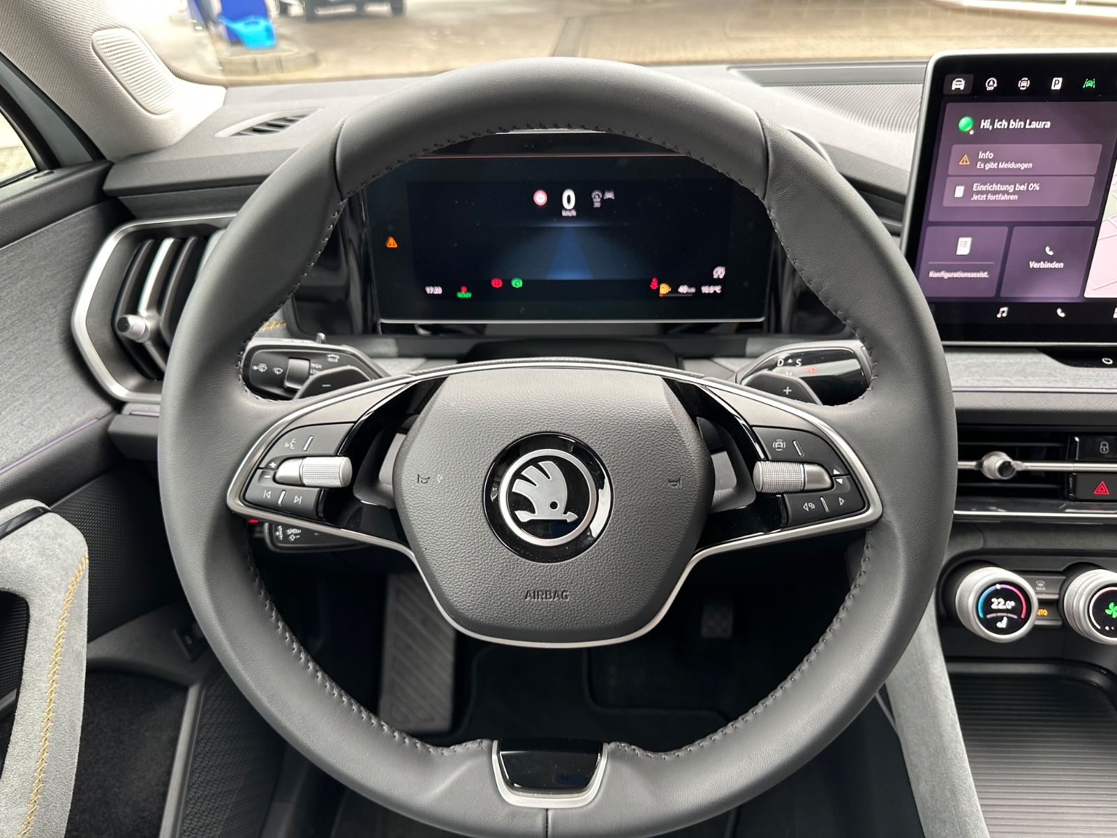 Fahrzeugabbildung SKODA Kodiaq 1.5 TSI Selection DSG Navi/ACC/Matrix/19"